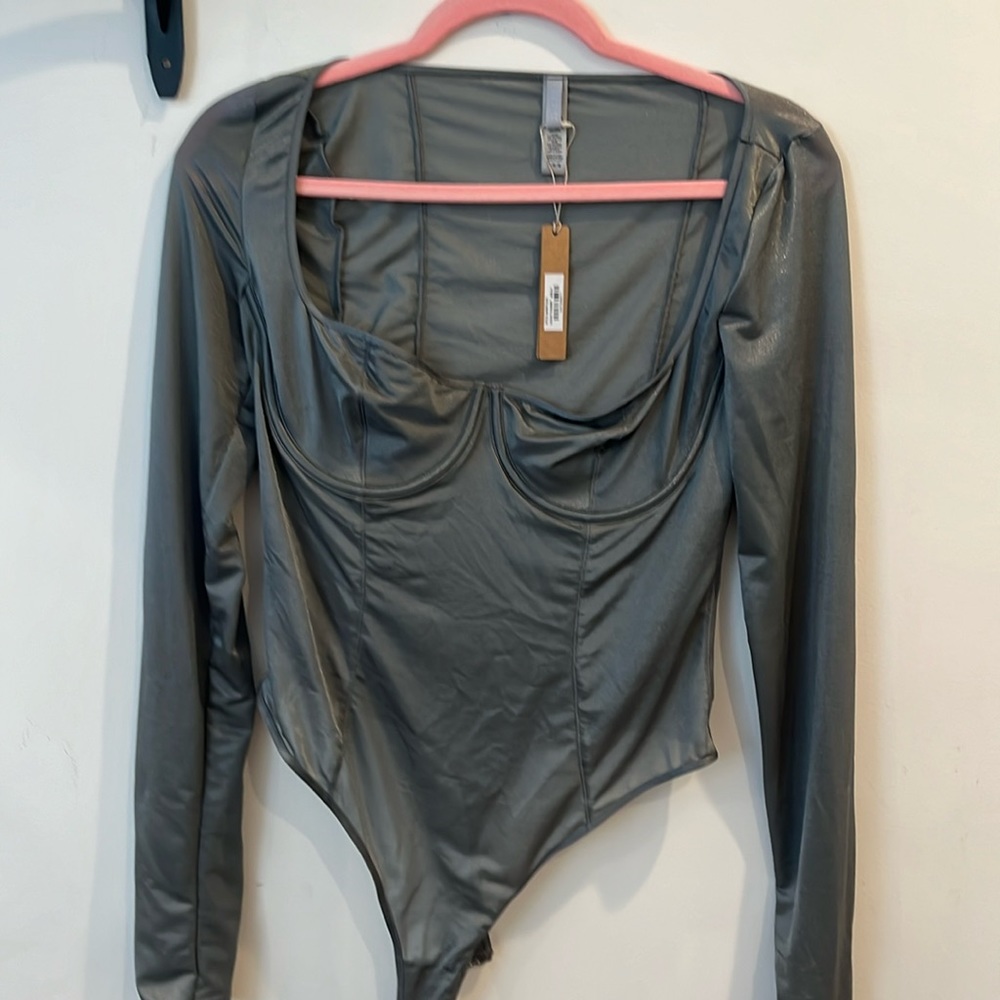 SKIMS — glissenette bodysuit — size MED